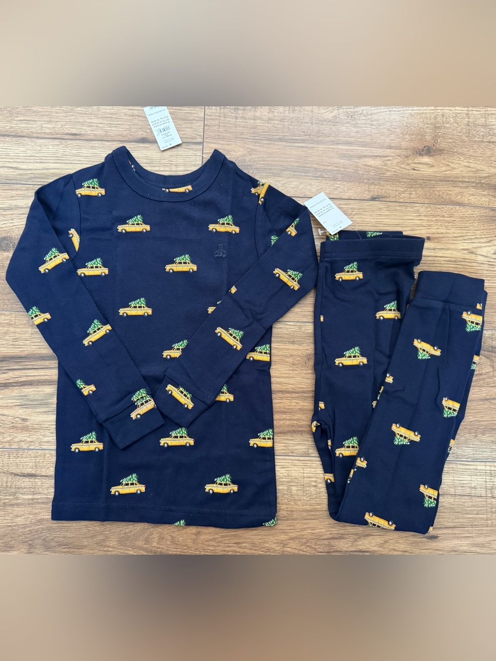 Brand new Size 5 Baby Gap Pajama Set - Taxi Cabs Print